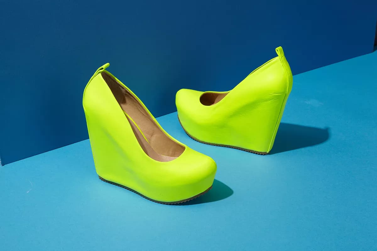 Original shoe photograph before background removal